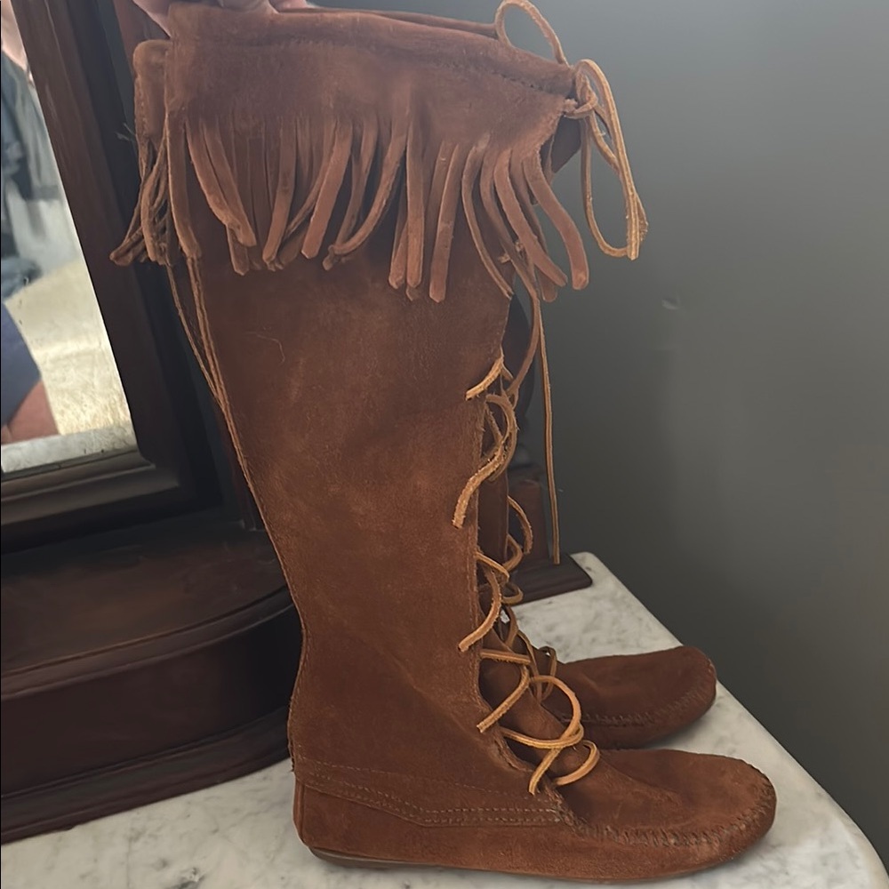 Minnetonka Brown Lace-Up Fringe Boots